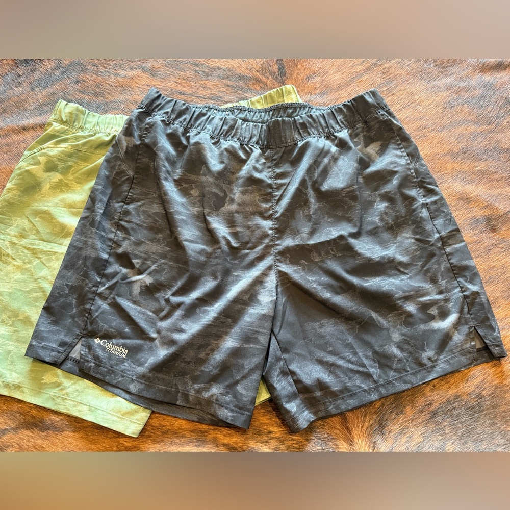Columbia Men's Dual-Tone Athletic Shorts